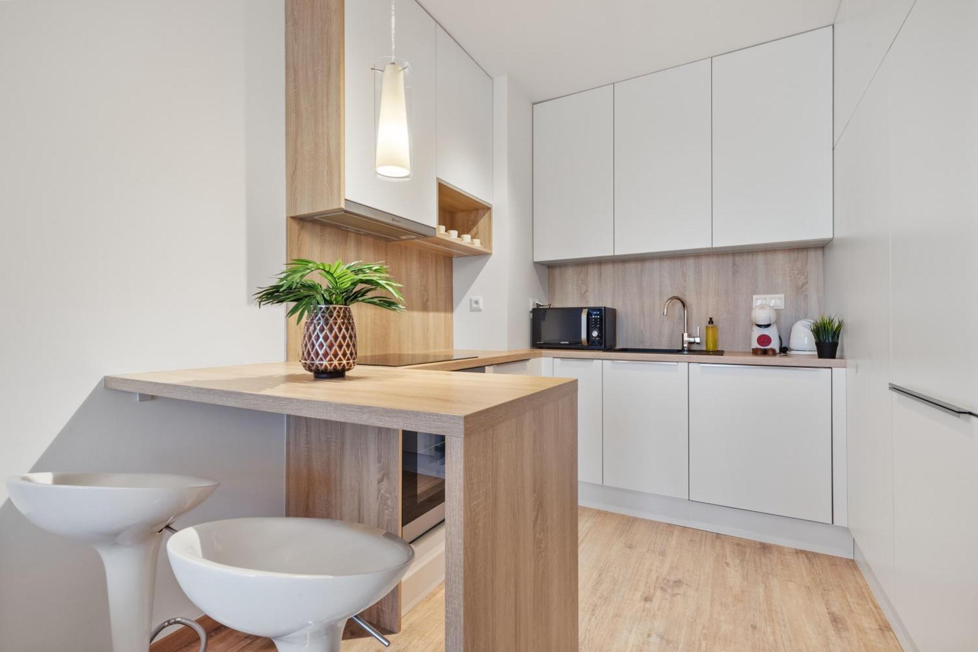 Apartman Lam Safari - Balcony - Ac - Free Parking Pozsony
